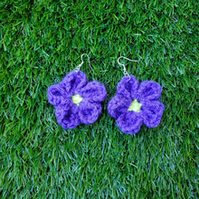 Load image into Gallery viewer, Flower Earrings
